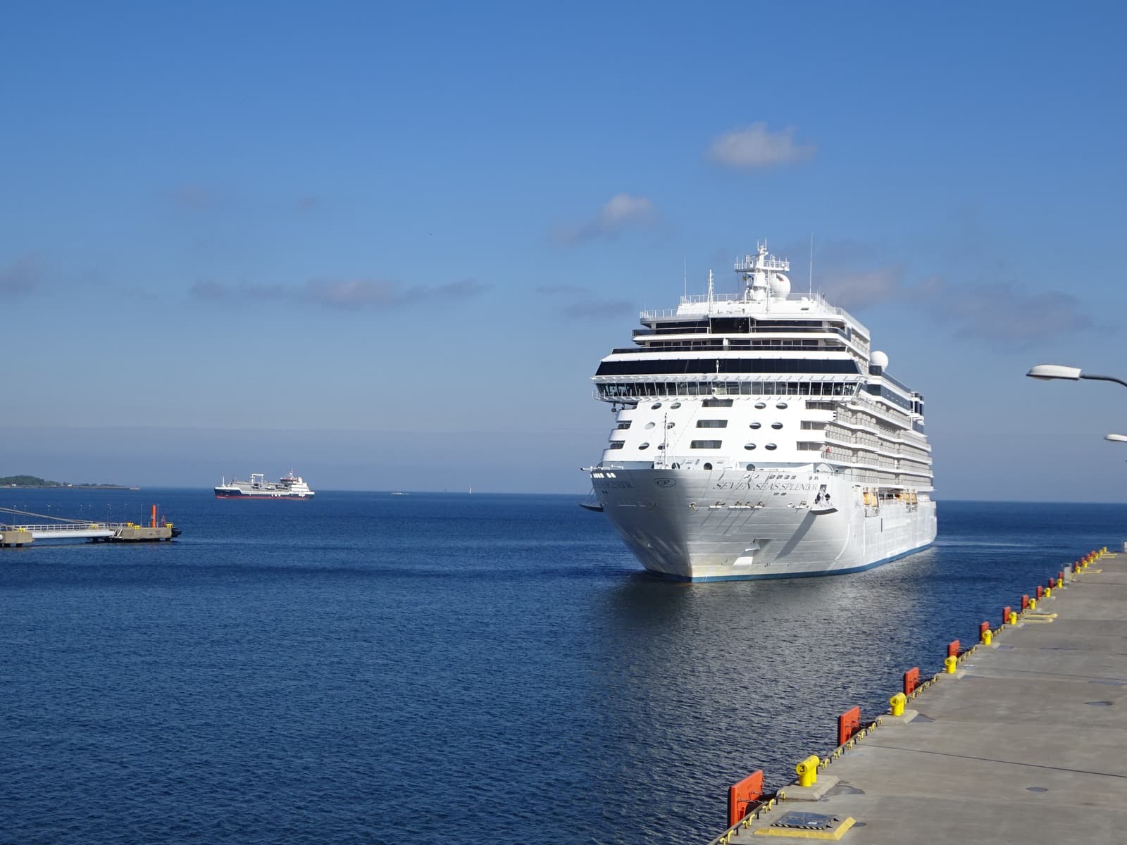 Seven Seas Splendor approaching Pier 26 at the Port of Tallinn